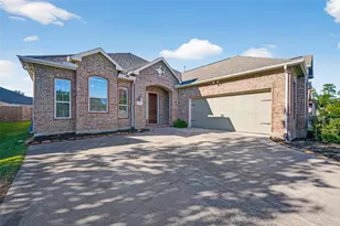 110 Carriage Ct, Magnolia, TX 77354 - Photo 3
