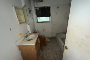 1918 Hampton St, Houston, TX 77088 - Photo 7