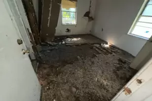 1918 Hampton St, Houston, TX 77088 - Photo 9