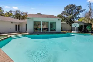 10610 Piping Rock Ln, Houston, TX 77042 - Photo 5