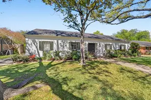 10610 Piping Rock Ln, Houston, TX 77042 - Photo 3