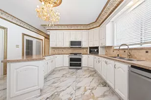 24 Windermere Ln, Houston, TX 77063 - Photo 11