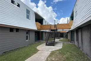 2434 Lidstone St, Houston, TX 77023 - Photo 3