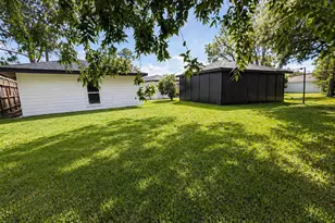 5642 Warm Springs Rd, Houston, TX 77035 - Photo 21