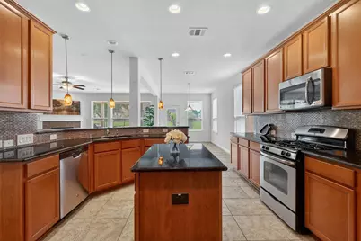 17919 Creek Bluff Lane, Cypress, TX 77433 - Photo 15