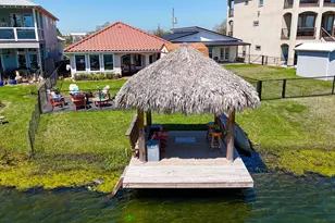 615 28th St, Dickinson, TX 77539 - Photo 3