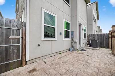 9816 Magnolia Village Lane, Houston, TX 77080 - Photo 33