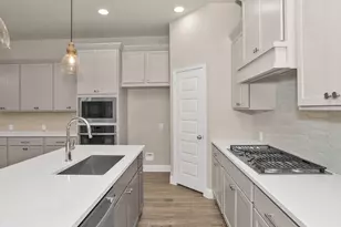 283 Mallards Rim Dr, Willis, TX 77318 - Photo 5