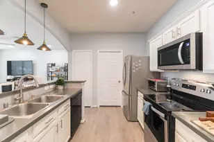 6607 Lake Woodlands Dr, The Woodlands, TX 77382 - Photo 7