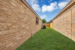 11827 Brook Meadows Ln, Meadows Place, TX 77477 - Photo 35