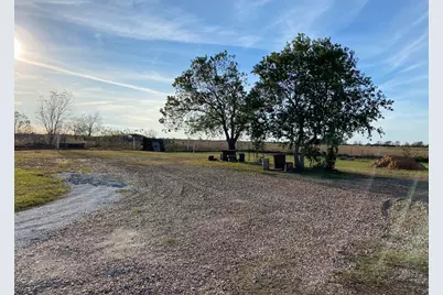 1225 Old Columbus Road N, Sealy, TX 77474 - Photo 7