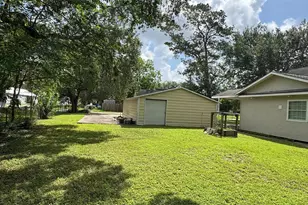 411 Church St, El Campo, TX 77437 - Photo 7