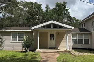 411 Church St, El Campo, TX 77437 - Photo 3