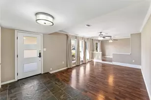 10134 Hanka Dr, Houston, TX 77043 - Photo 19