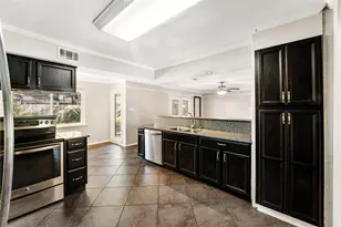 10134 Hanka Dr, Houston, TX 77043 - Photo 27