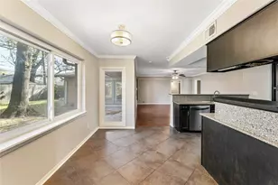 10134 Hanka Dr, Houston, TX 77043 - Photo 25