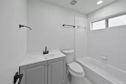 5203 Panay Park Drive, Houston, TX 77048 - Photo 15