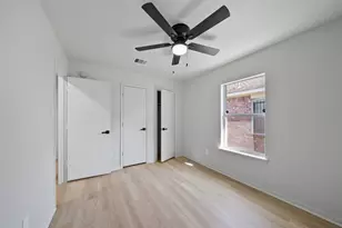 5203 Panay Park Dr, Houston, TX 77048 - Photo 9