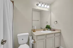 401 Bentwood Way, Clute, TX 77531 - Photo 21