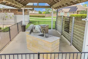401 Bentwood Way, Clute, TX 77531 - Photo 29