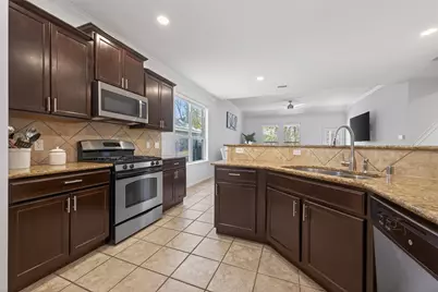 1712 Balsam Spruce Circle, Conroe, TX 77301 - Photo 11