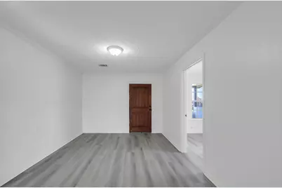 214 N Hagerman Street, Houston, TX 77011 - Photo 5