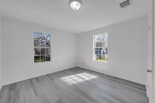 214 N Hagerman St, Houston, TX 77011 - Photo 17