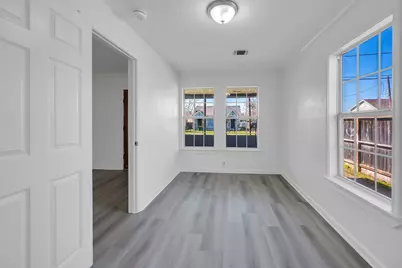 214 N Hagerman Street, Houston, TX 77011 - Photo 9