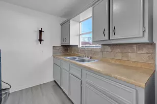 214 N Hagerman St, Houston, TX 77011 - Photo 15