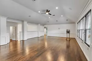 15906 Redwood Pl Dr, Houston, TX 77079 - Photo 33