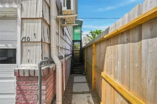 1107 Fugate St, Houston, TX 77009 - Photo 3