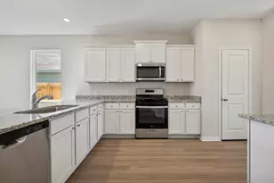 335 Kingston Wy, Waller, TX 77484 - Photo 3