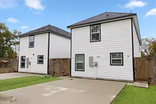 9243 Seeker St, Houston, TX 77028 - Photo 1