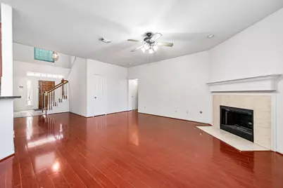 2032 Creek Shore Lane, Pearland, TX 77581 - Photo 9