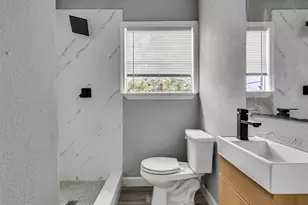 7914 Belbay St, Houston, TX 77033 - Photo 9