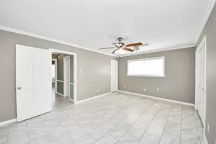 8119 Concho St, Houston, TX 77036 - Photo 15