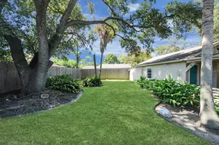8119 Concho St, Houston, TX 77036 - Photo 27