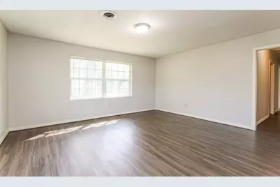 608 Hilliard, Conroe, TX 77301 - Photo 3