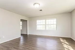 608 Hilliard, Conroe, TX 77301 - Photo 5