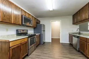 608 Hilliard, Conroe, TX 77301 - Photo 9