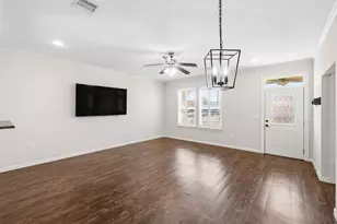 1502 Avenue M, Galveston, TX 77550 - Photo 3