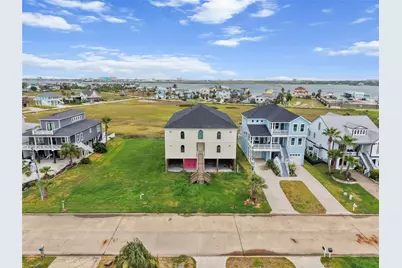 9305 Vista Bella, Galveston, TX 77554 - Photo 37