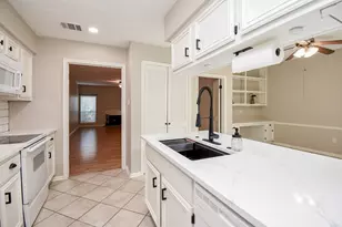 800 Country Pl Dr, Houston, TX 77079 - Photo 9