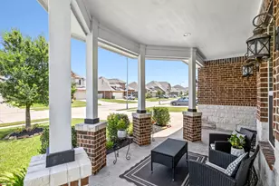 122 Comal Dr, Baytown, TX 77523 - Photo 5