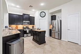 223 Harbor Bend Ln, Dickinson, TX 77539 - Photo 11