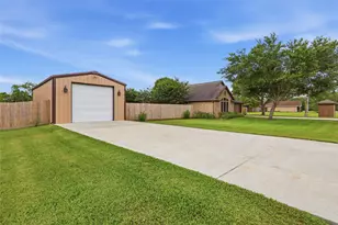16210 Bluebird St, Santa Fe, TX 77517 - Photo 25