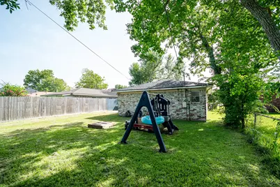 322 S Carroll, La Porte, TX 77571 - Photo 5