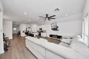 7719 Lavender Jade Dr, Iowa Colony, TX 77583 - Photo 17
