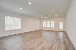 10011 Angelina Woods Ln, Conroe, TX 77384 - Photo 17