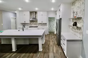 111 10th St, Shepherd, TX 77371 - Photo 5